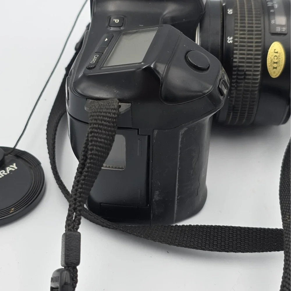 Minolta Maxxum 7000i 35mm Film SLR Camera UNTESTED Data Back DB-7 no battery